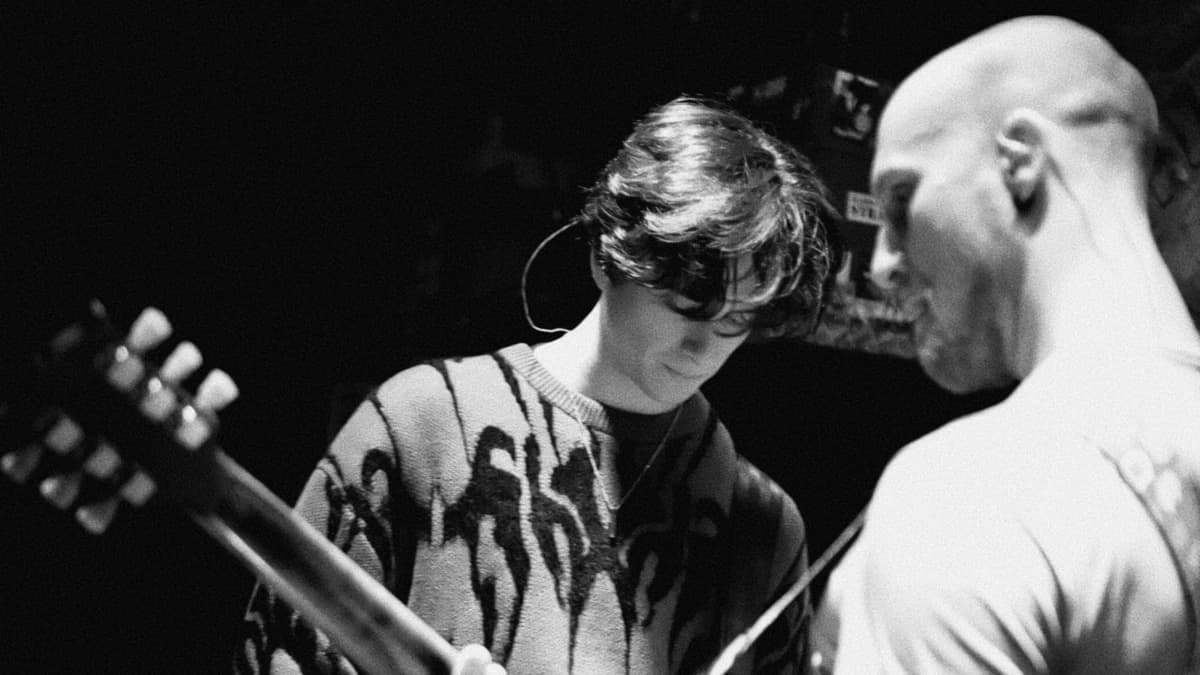 Veritate members Tariel and Jules during a performace